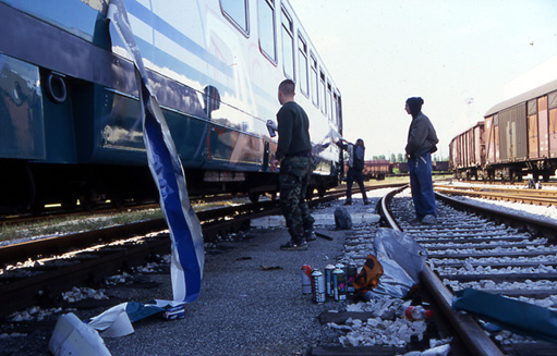 FAKSO-FOLLOWNOONE-511