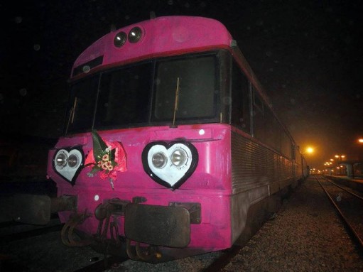 More infos. Valentine Train. Artwork: Bordalo II - Bordalo Segundo